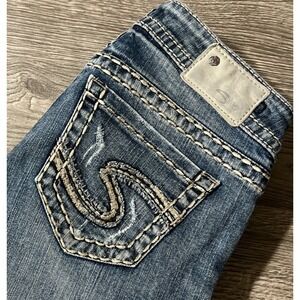 Silver Jeans Women's Tuesday Low Boot SuperStretch Distressed Jean 26x31 (28x31)